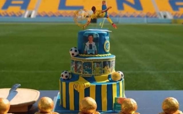 开云体育app-与妈妈共舞 波多黎各歌手唱生日歌 C罗奢华庆生