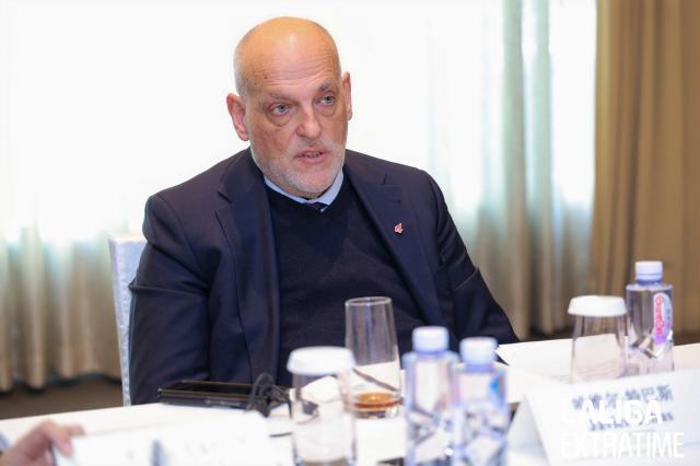 1739011377297020331.jpg 开云官方-体坛对话西甲主席:弗洛伦蒂诺的欧超,我打0分